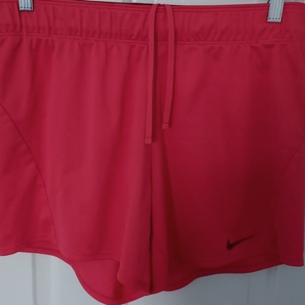 NIKE Dri-Fit Athletic Shorts Red Size M